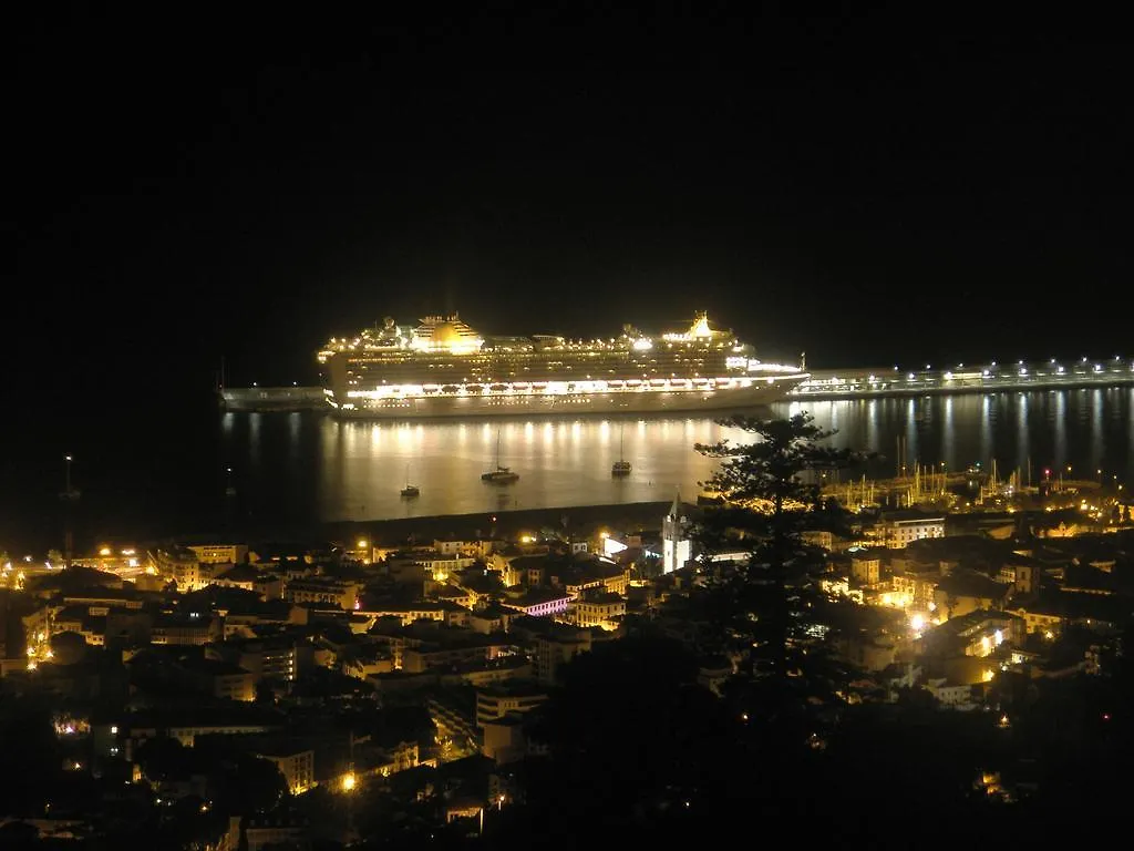 Bright Studio Apartment Funchal