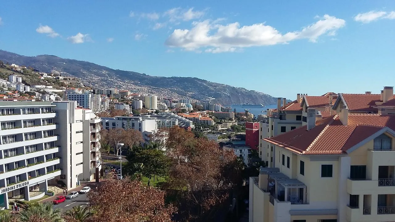 Bright Studio Apartment Funchal  0*, Funchal (Madeira)